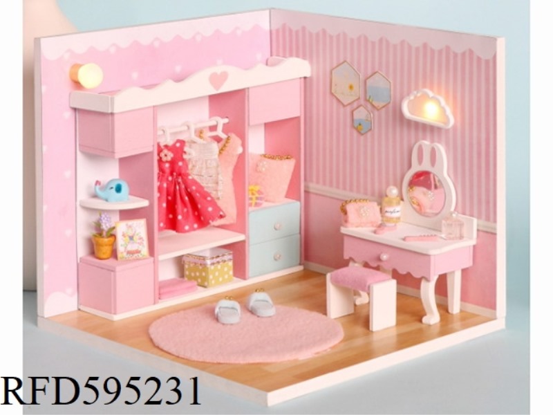 LOLI CLOAKROOM