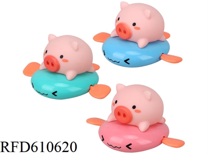PLAYING IN THE WATER ON THE CHAIN, CUTE PIGS AND FLYING FISH, HOLDING HANDS AND SPRAYING WATER