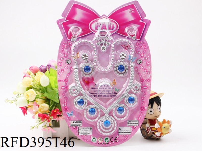 FIVE DIAMOND NECKLACE + JEWELRY