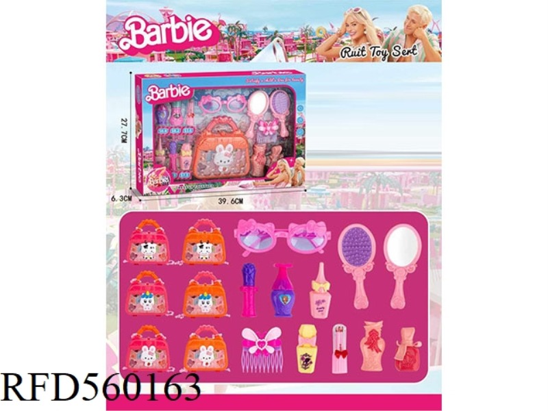 BARBIE PLAYS HOUSE