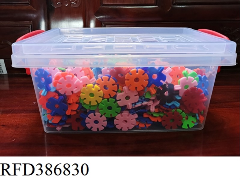 ABOUT 700 PIECES OF 2.8CM SNOWFLAKE