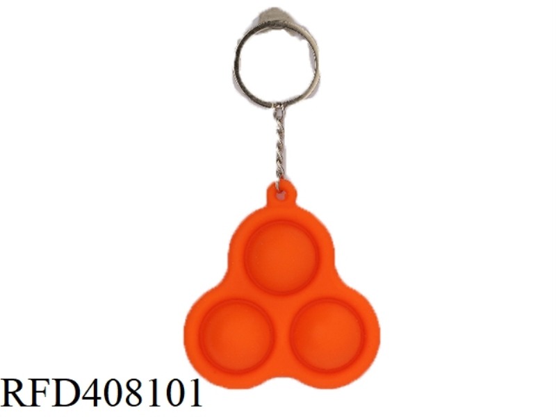 RODENT PIONEER THREE BUTTON PENDANT (TRIANGLE MONOCHROME)