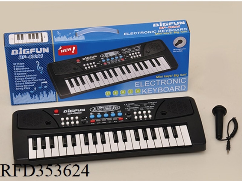 37 KEY KEYBOARD WITH A MICROPHONE