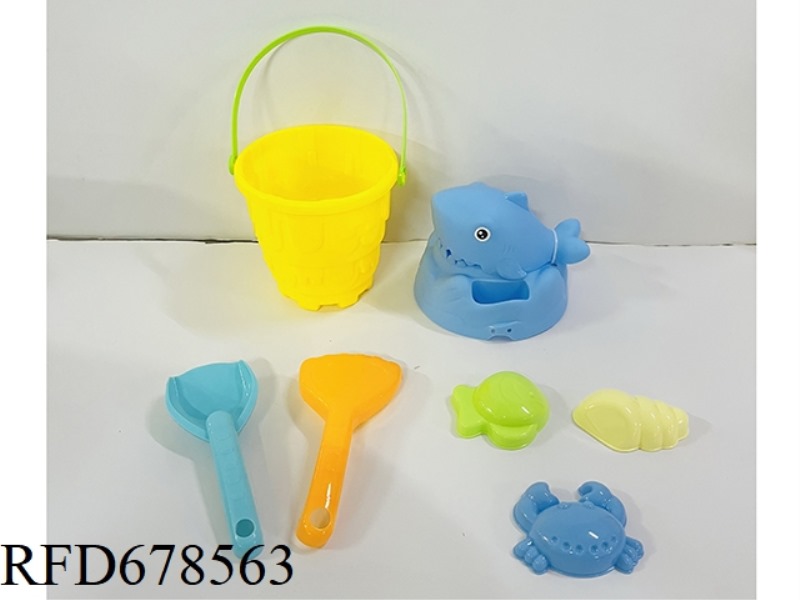 7-PIECE BEACH EQUIPMENT