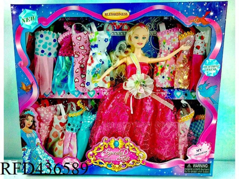 BARBIE WITH 15 CLOTHES