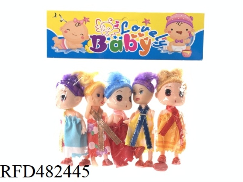 3 CONFUSED DOLLS WITH 2 LITTLE BARBIES