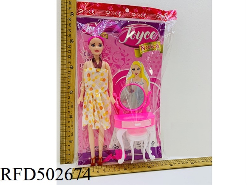 BARBIE AND DRESSER CARDBOARD CARD HEAD
