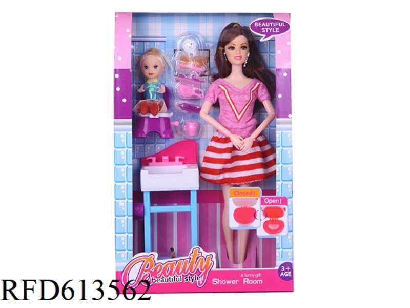 WASH THEME 11.5-INCH BIGFOOT BARBIE WITH THREE-INCH CHILDREN WITH TOILET SET