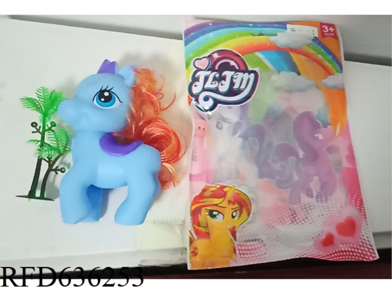 CROWN HORSE + ACCESSORY MIX