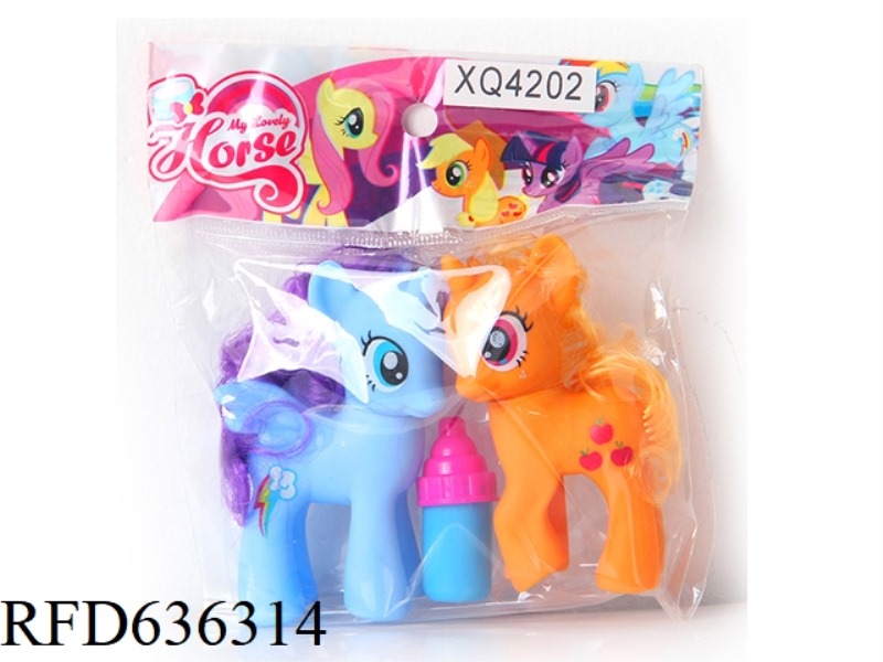 2 HORSES + BOTTLES