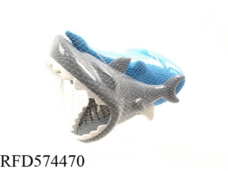 SHARK THROW CATCH