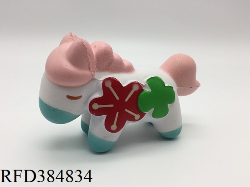 FOUR-LEAF CLOVER HORSE
