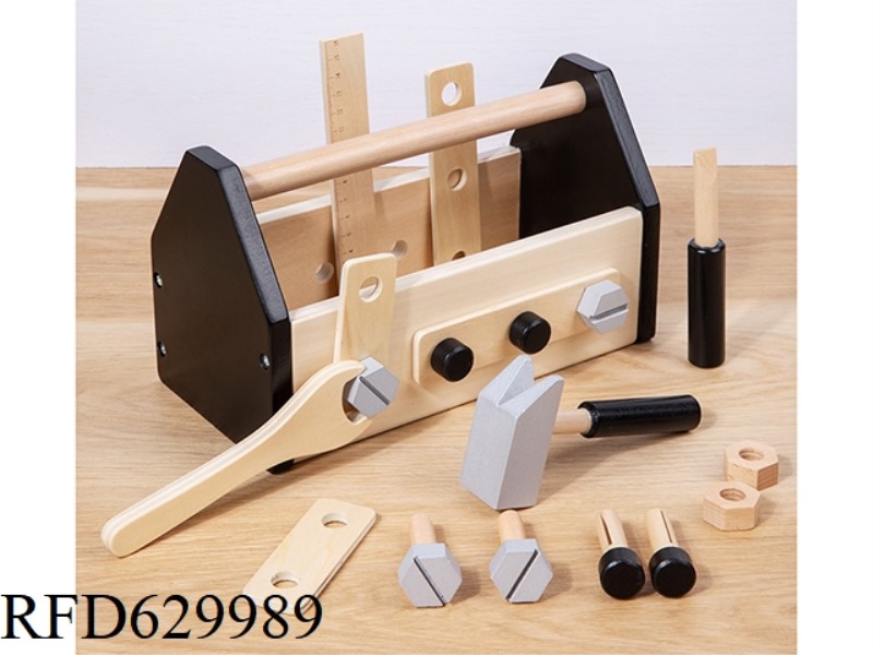 WOODEN CRAFTSMAN'S TOOLBOX
