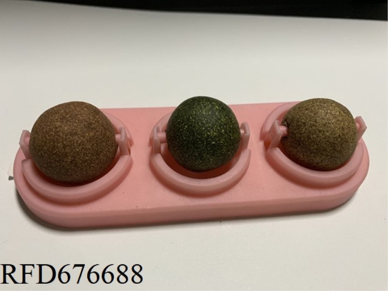 THREE CONSECUTIVE MINT BALLS