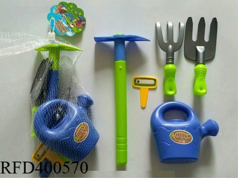 GARDEN TOOLS (THREE ASSORTED)